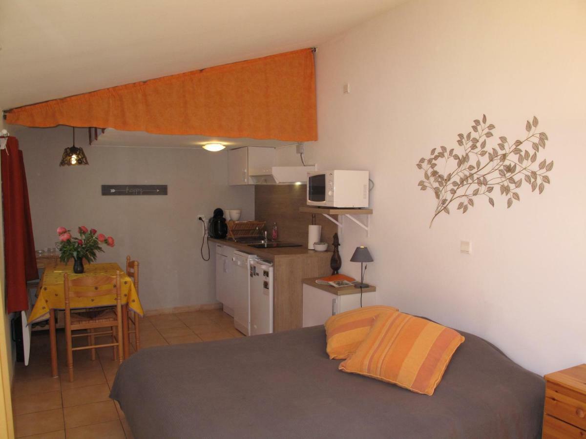 Residence Miro, Gites Avec Piscine Chauffee Et Tennis Les Arcs-sur-Argens Exteriör bild