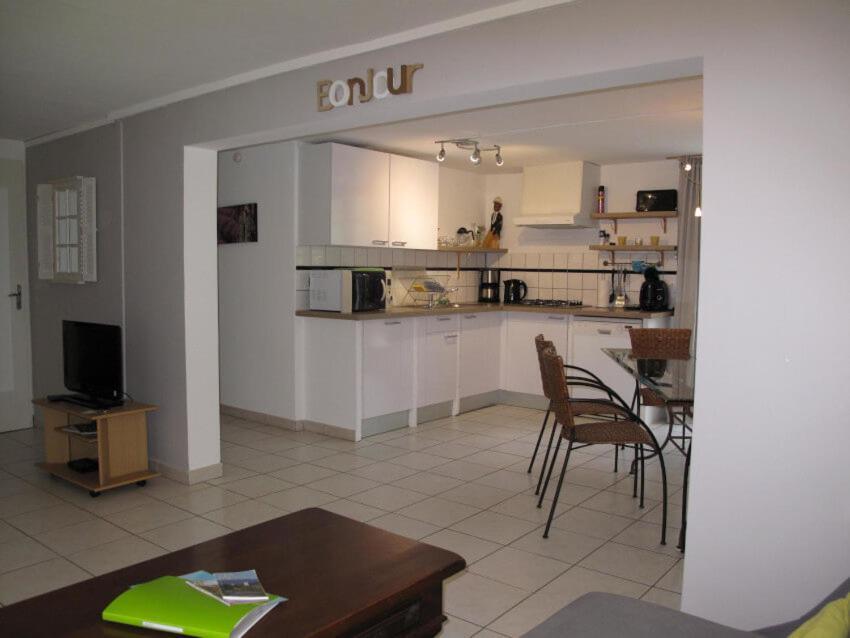 Residence Miro, Gites Avec Piscine Chauffee Et Tennis Les Arcs-sur-Argens Exteriör bild